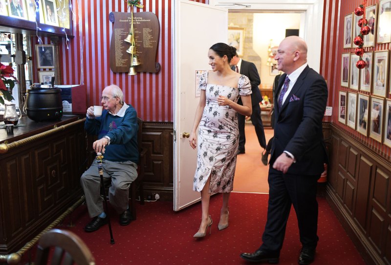 Meghan Markle Sparkles In Super Festive Outfit