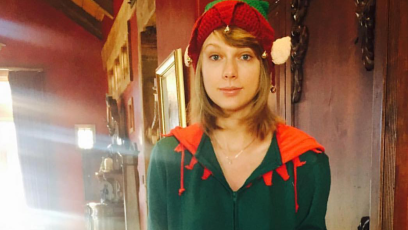 Taylor Swift christmas elf
