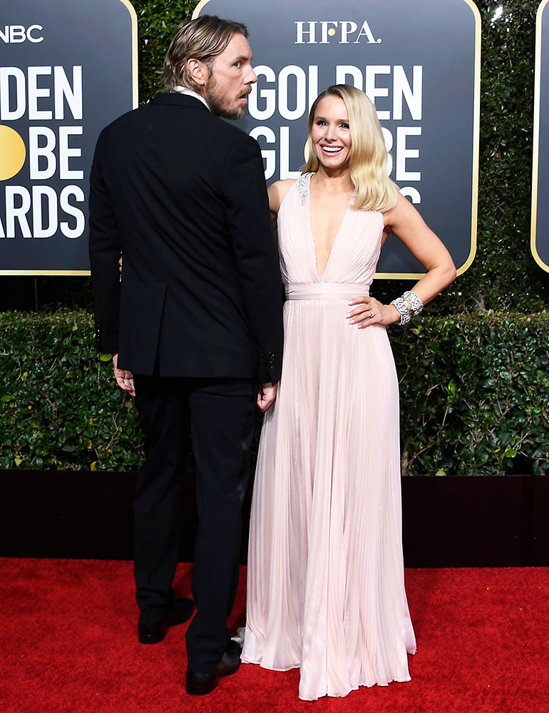 Kristen Bell and Dax Shepard At The Golden Globes Are Too Cute!