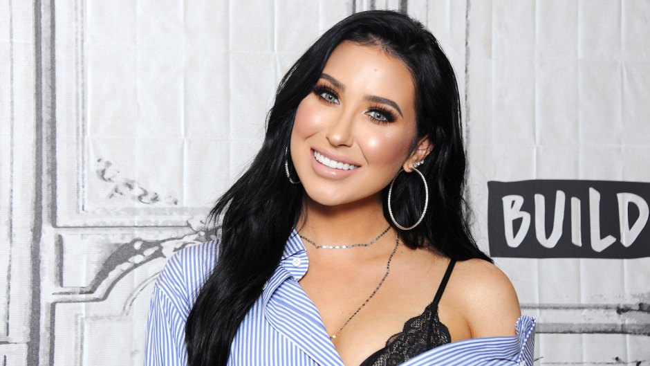 Jaclyn Hill stops photoshopping her cellulite