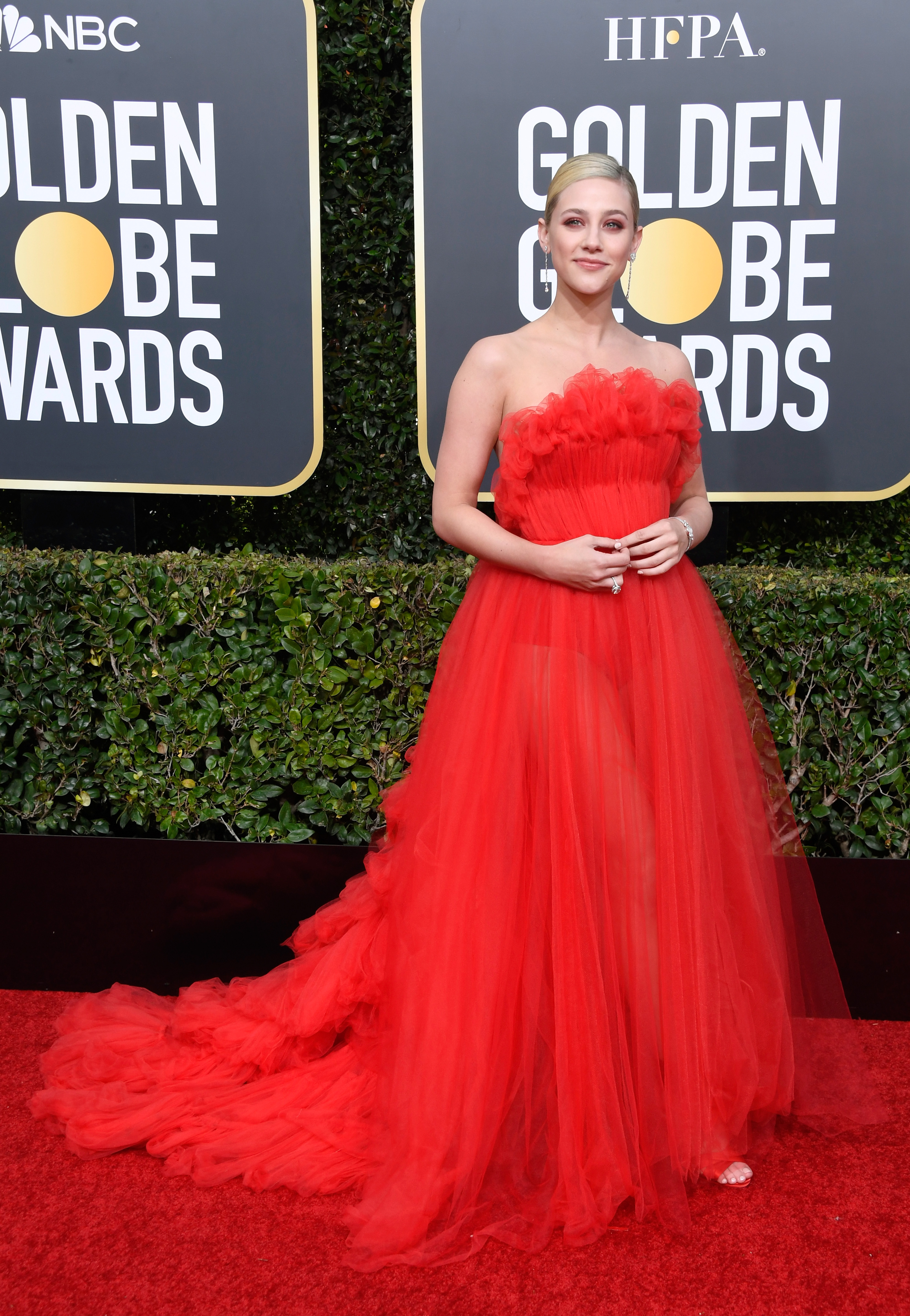 Lili Reinhart Golden Globes 2019 red carpet look