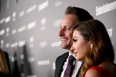 Entertainment Weekly pre sag awards party bachelor host chris harrison entertainment tonight lauren zima