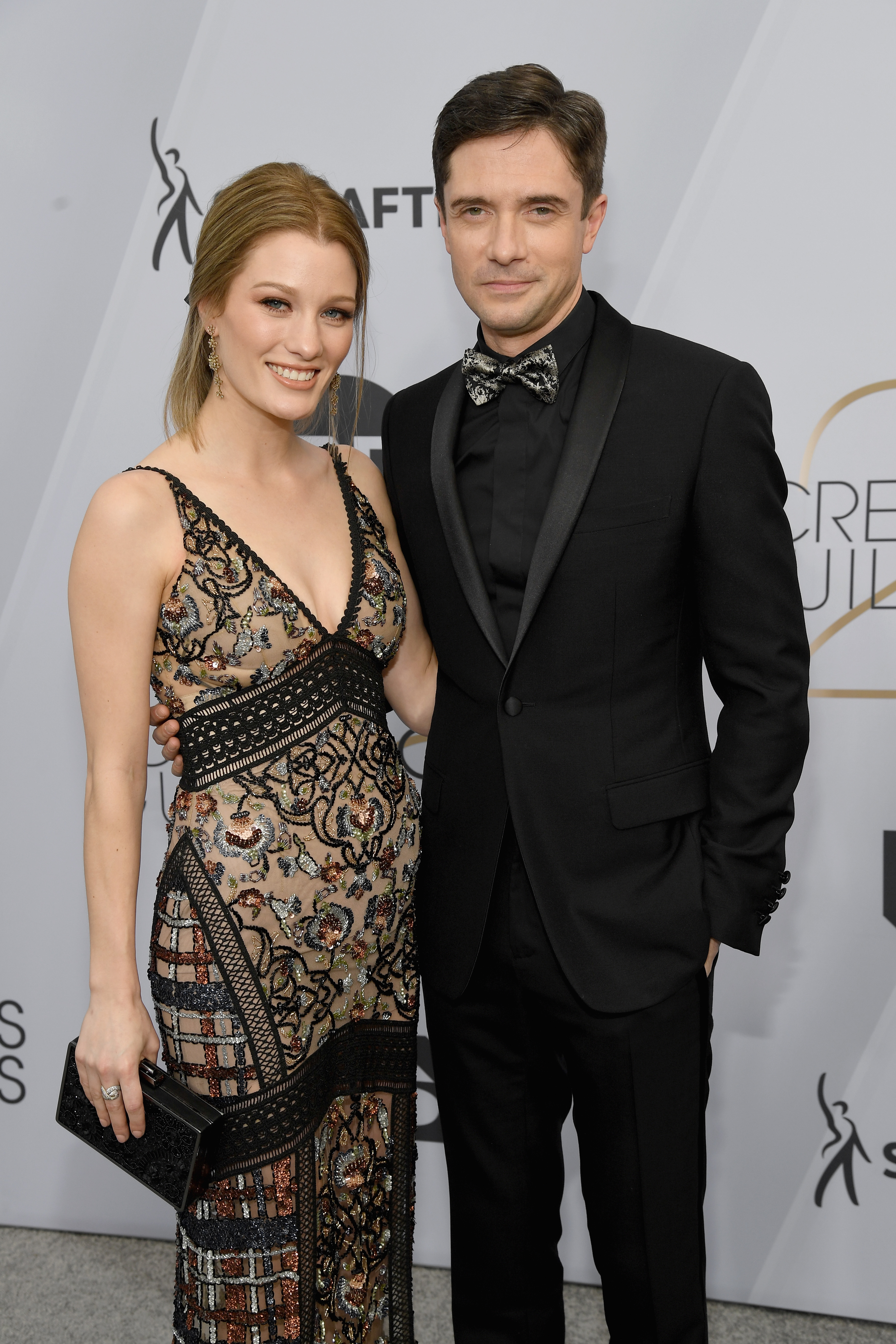 Ashley Hinshaw and Topher Grace