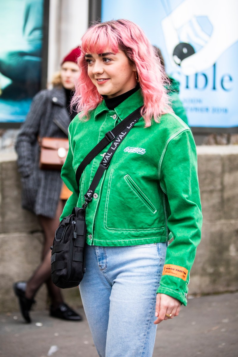 Maisie Williams' Pink Hair at Paris Fashion Week: See Pics!