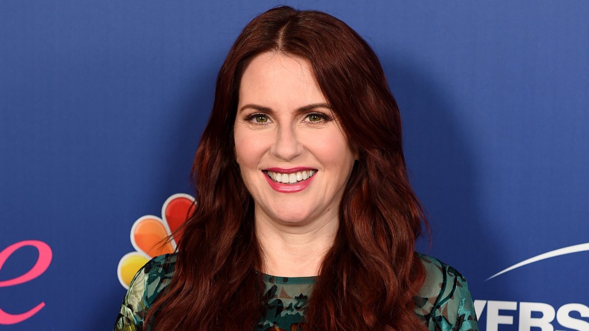 Megan Mullally hosting the 2019 SAG awards