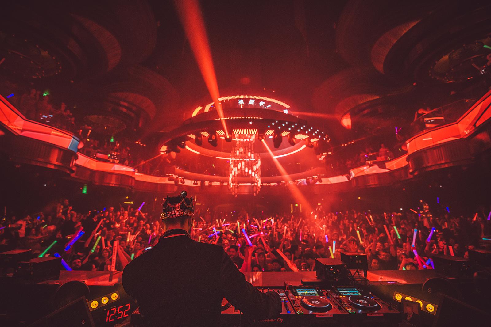 Calvin-Harris-Celebrates-New-Year's-Eve-in-Las-Vegas-at-OMNIA-Nightclub-Inside-Caesars-Palace