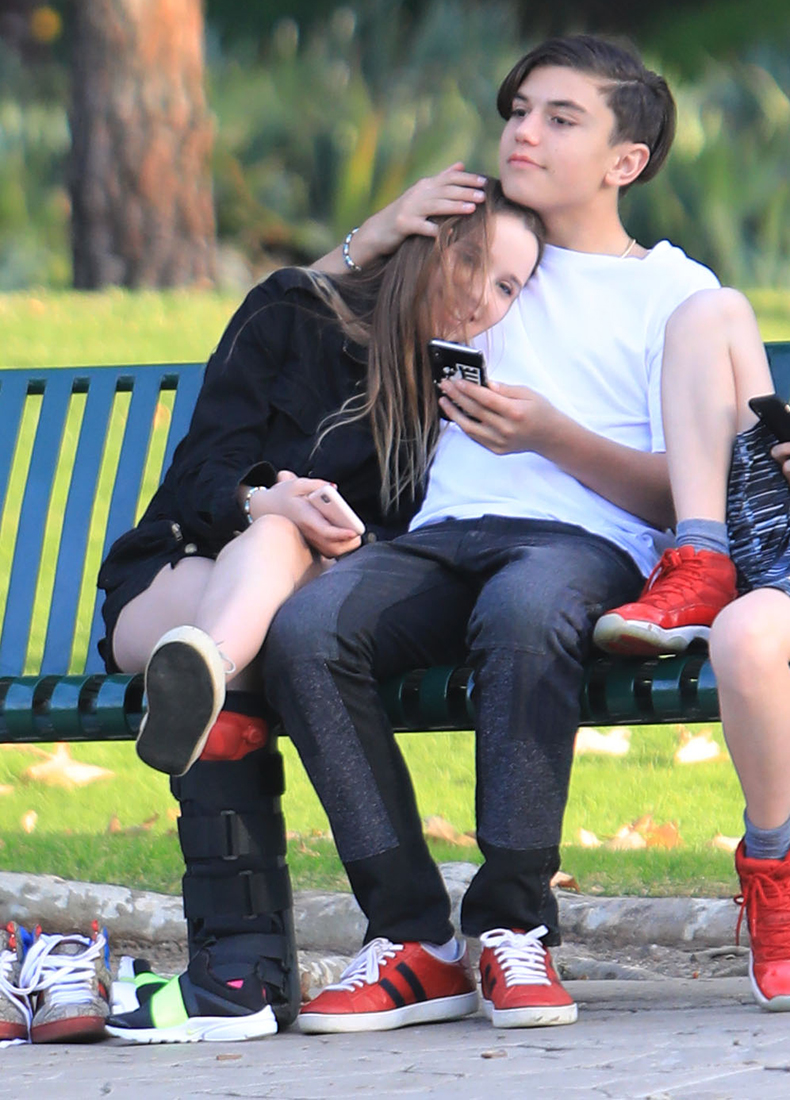 Gwen Stefani Kingston Rossdale Hugs His Girlfriend While Out With Mama