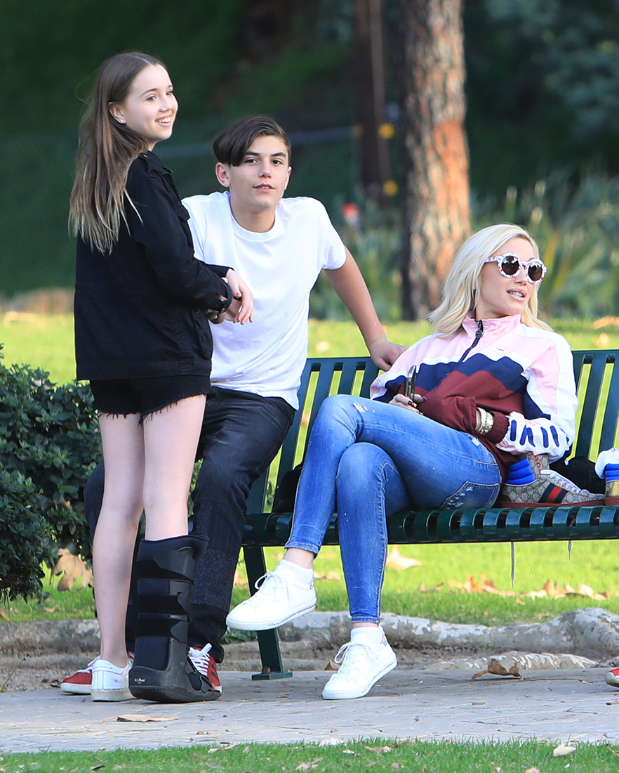 Gwen Stefani Kingston Rossdale Hugs His Girlfriend While Out With Mama