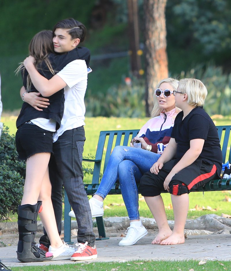 Gwen Stefani Kingston Rossdale Hugs His Girlfriend While Out With Mama