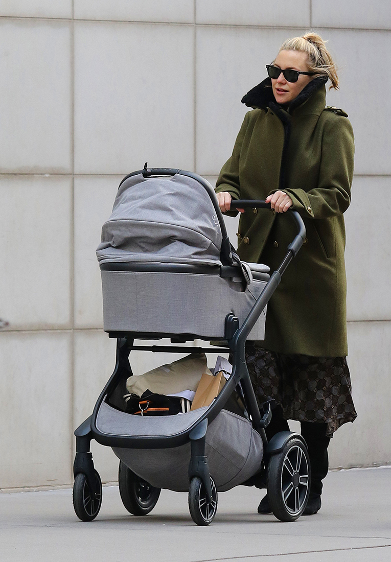 Kate Hudson Danny Fujikawa go on a Stroll in NYC