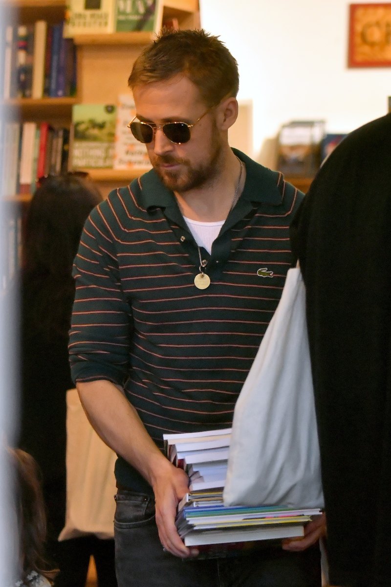 Ryan Gosling book shopping with daughter Esmeralda