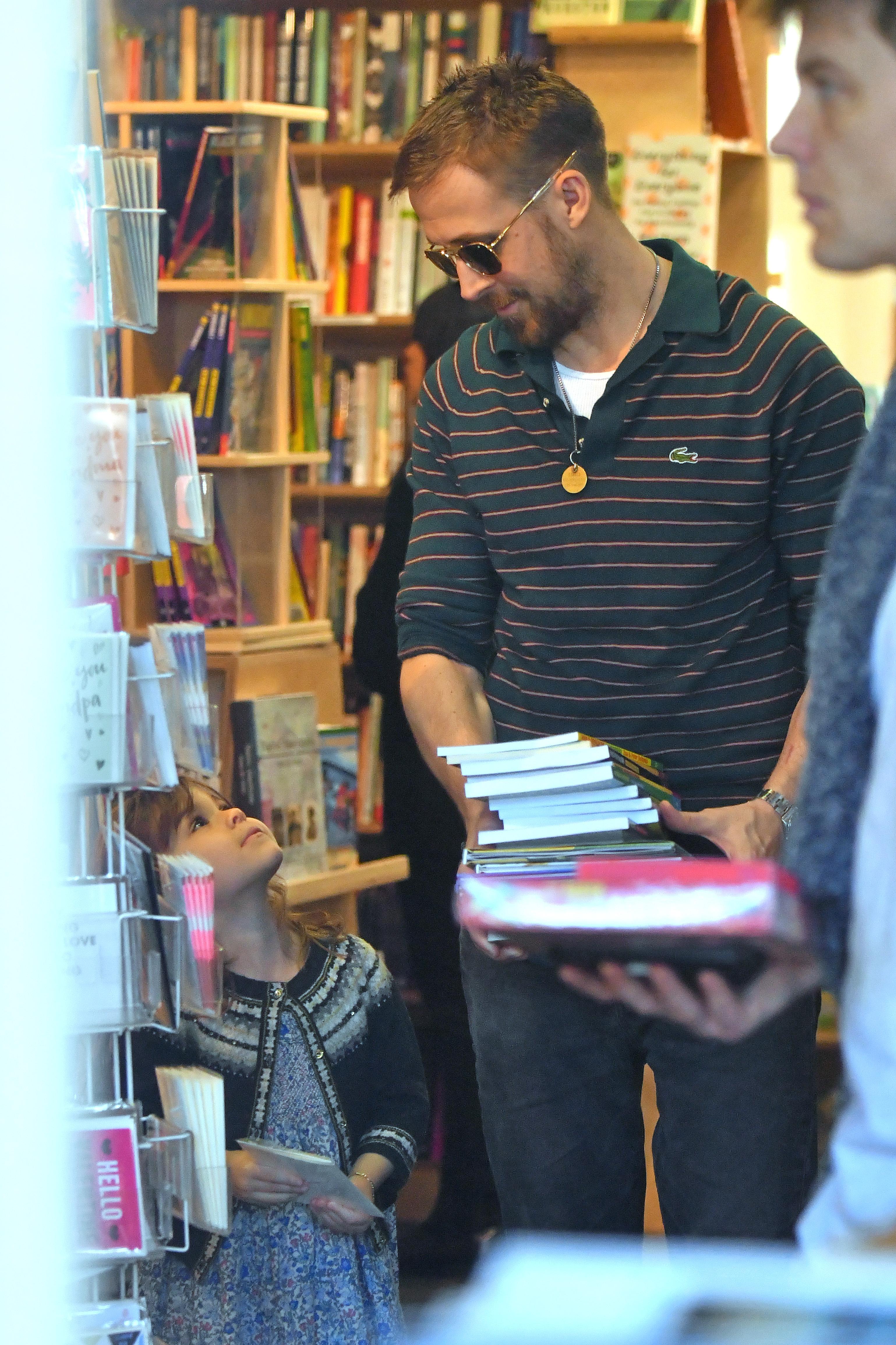 Ryan Gosling book shopping with daughter Esmeralda