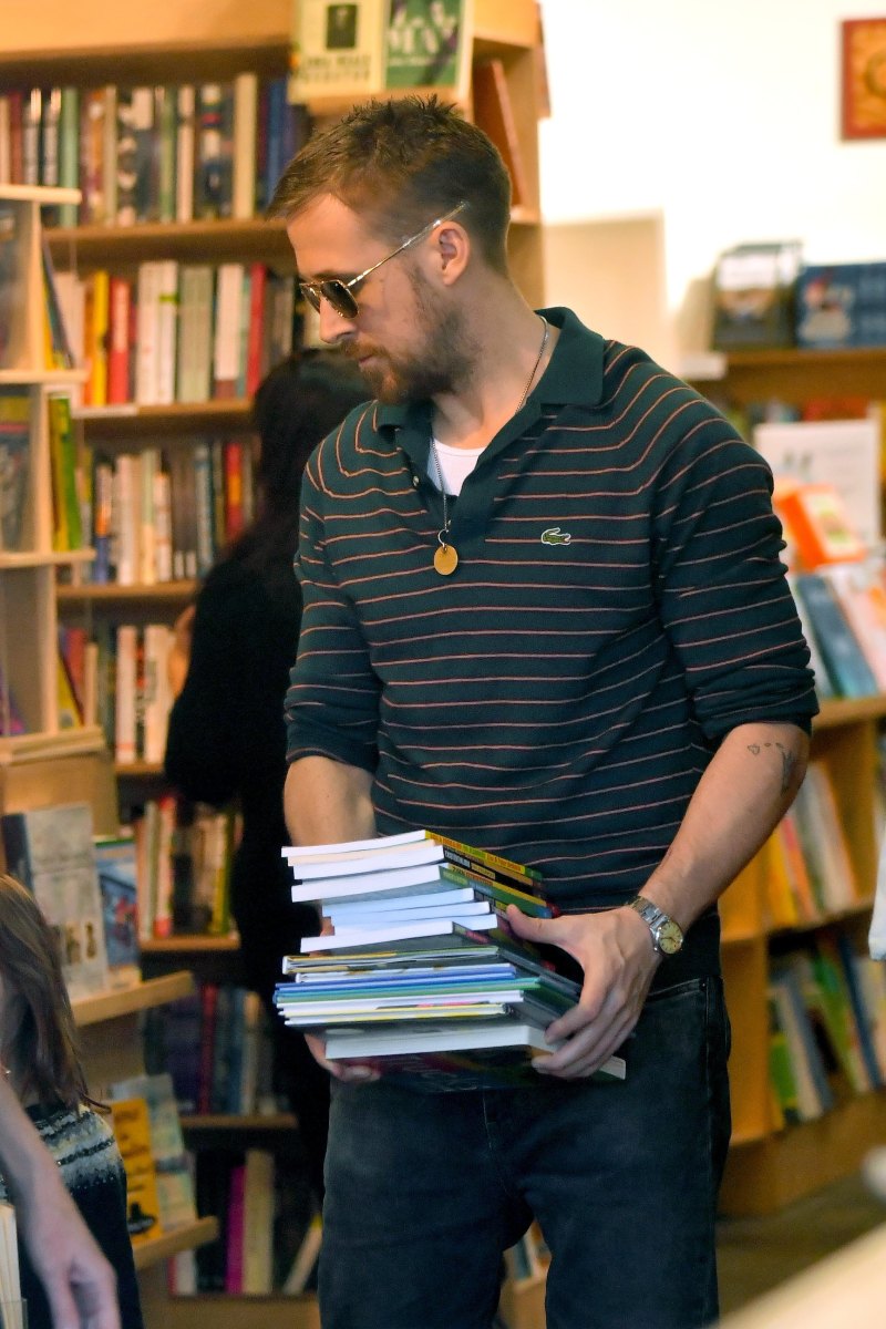 Ryan Gosling book shopping with daughter Esmeralda