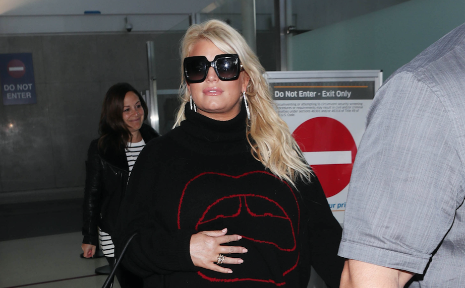 Jessica Simpson's Pregancy Symptoms Include Swollen Feet | Life & Style