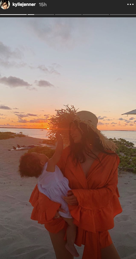 Kylie Jenner instagram story vacation with Stormi
