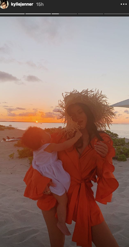 Kylie Jenner instagram story vacation with Stormi