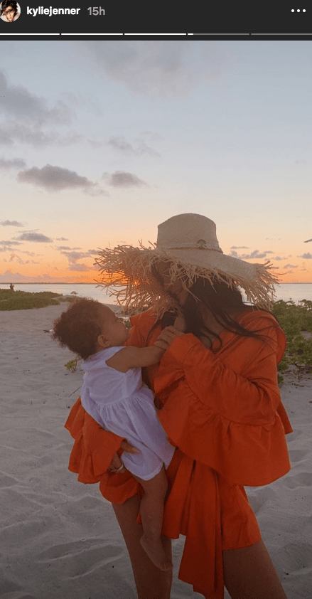 Kylie Jenner instagram story vacation with Stormi