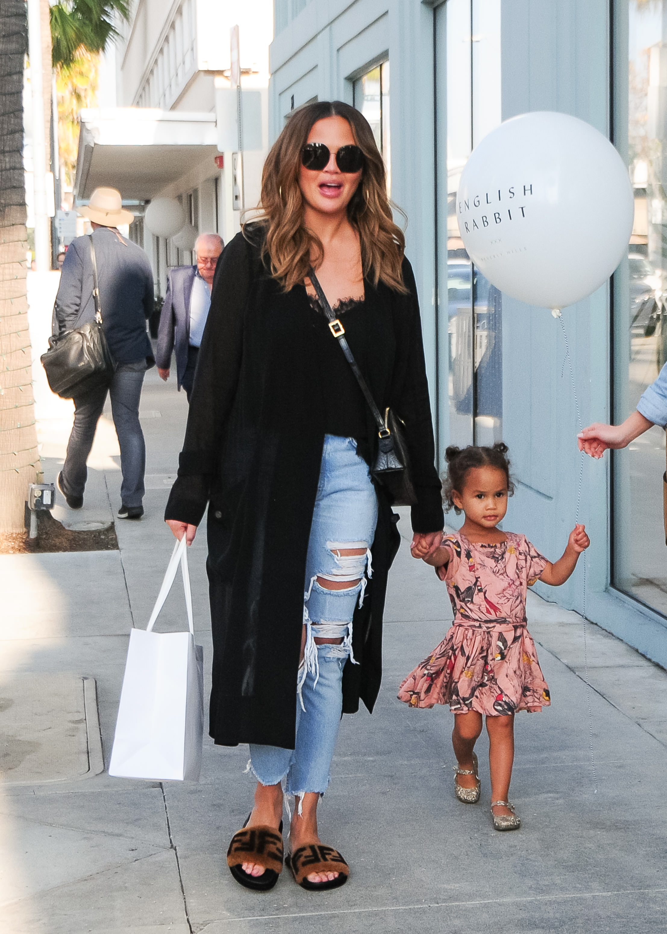 chrissy-teigen-luna