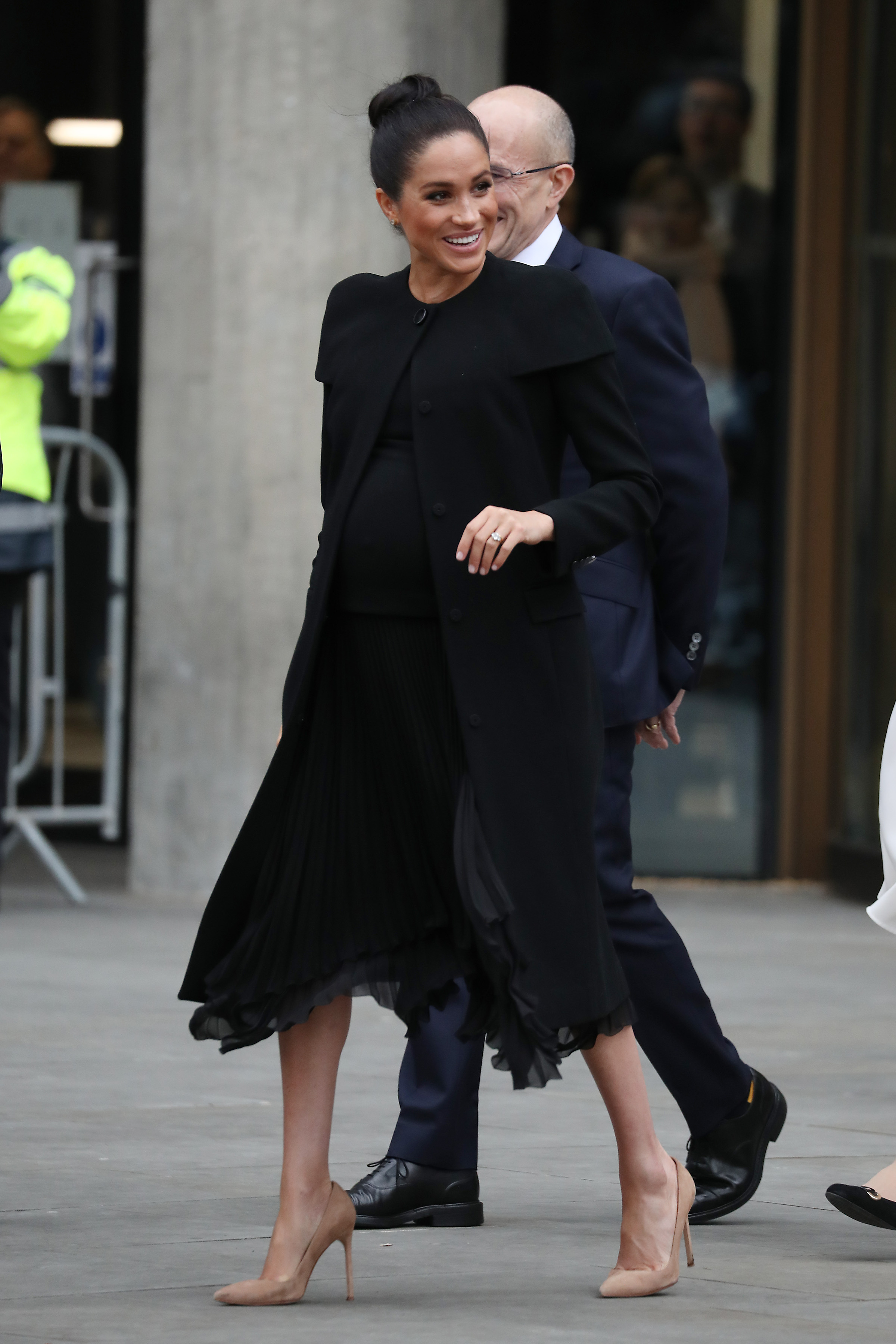 meghan-markle-all-black-baby-bump