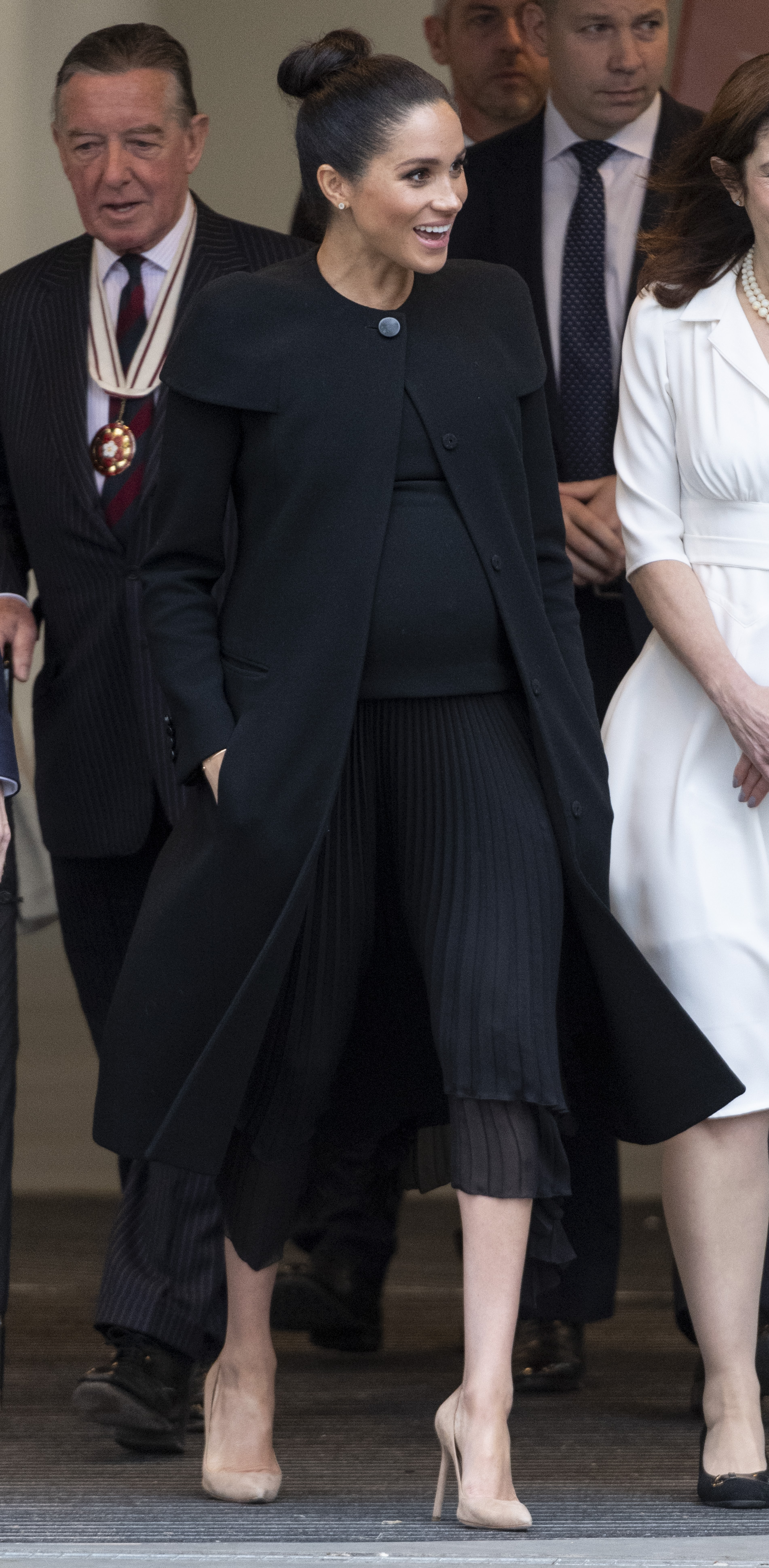 meghan-markle-all-black-baby-bump