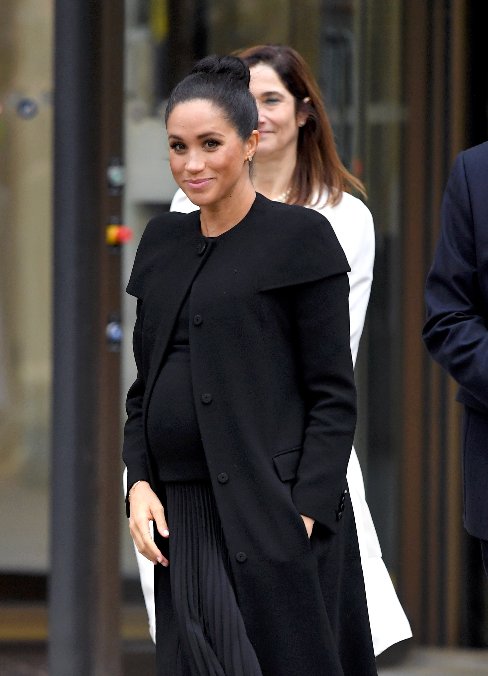 meghan-markle-all-black-baby-bump