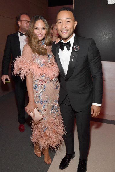 Chrissy Teigen John Legend 2019 Vanity Fair Oscar Party Hosted By Radhika Jones - Inside