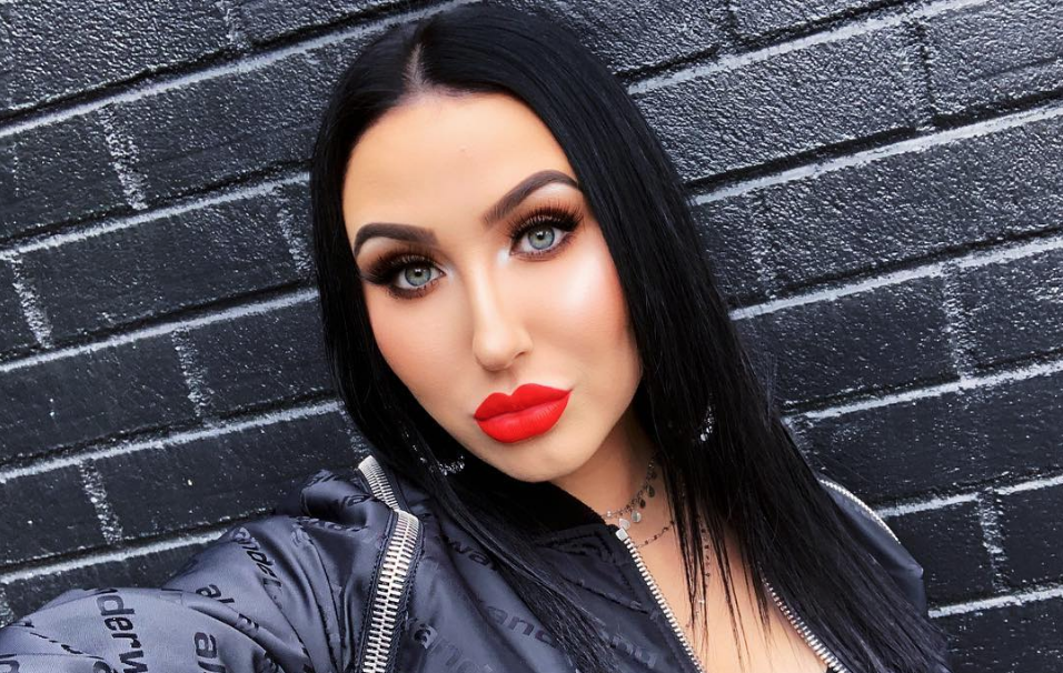 Jaclyn Hill taking a selfie