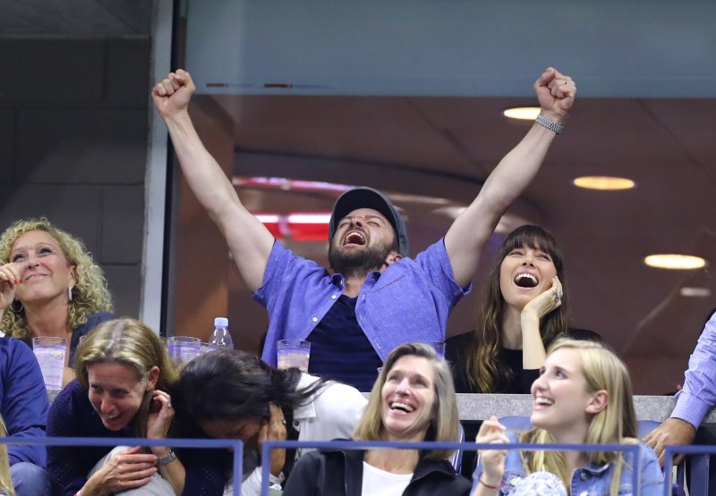 ustin Timberlake posing with wife Jessica Biel