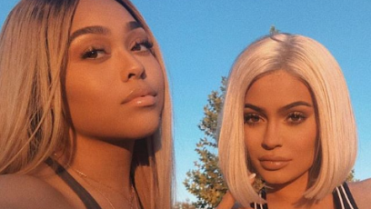 Kylie Jenner and Jordyn Woods posing for a selfie