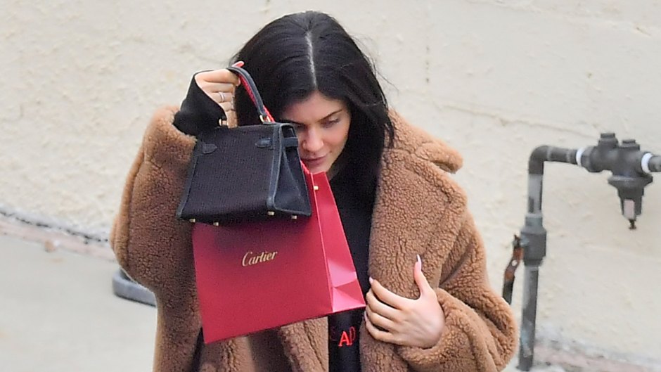 Kylie Jenner seen in public for the first time since it was reported that her Best friend jordyn woods cheated with Tristan Thompson