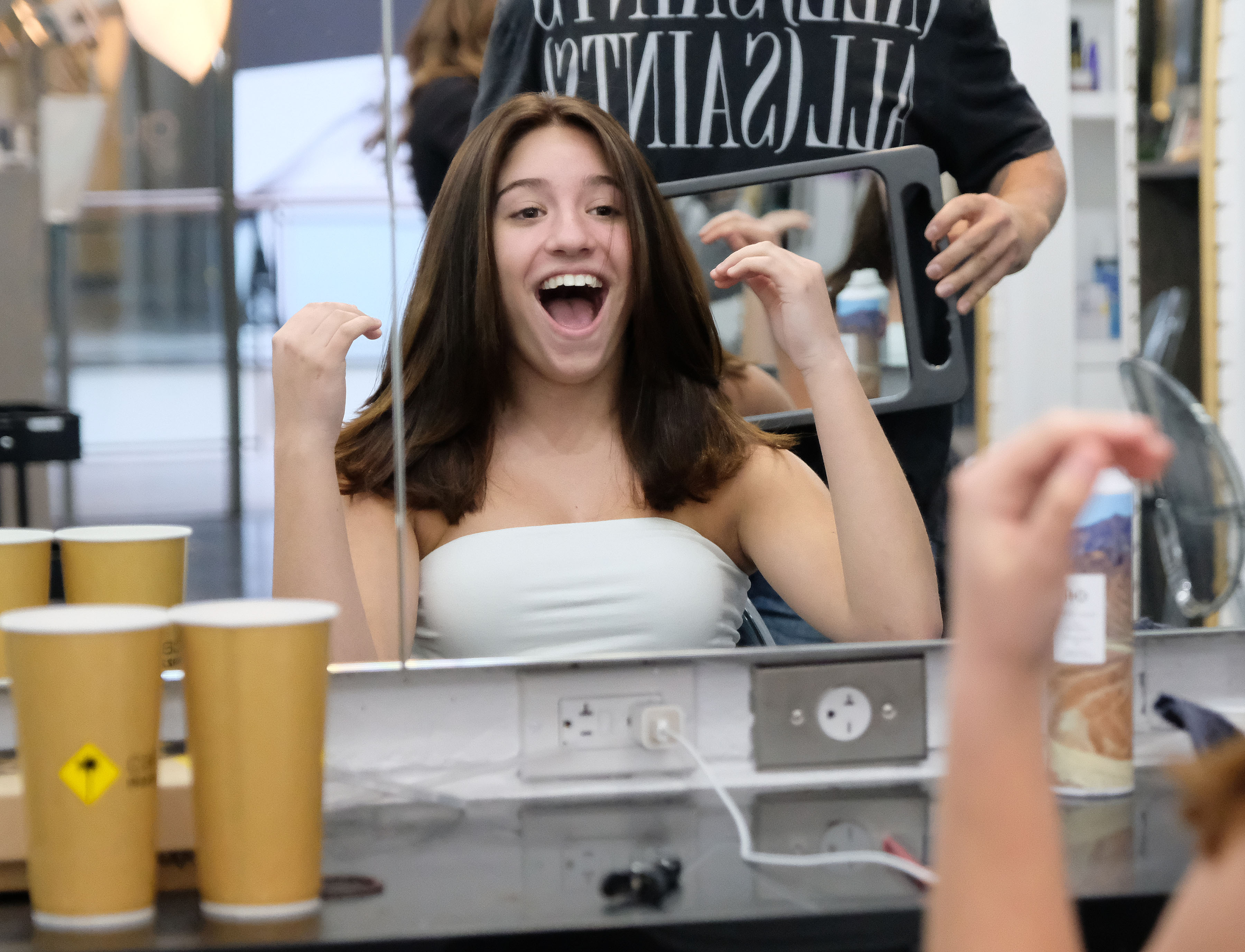 Mackenzie Ziegler shows off her new haircut and color