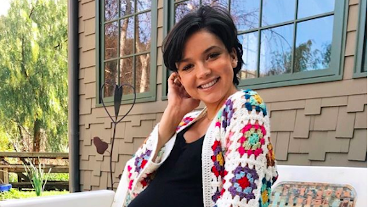 Bachelor contestant Bekah Martinez shares photo of her body after having a baby