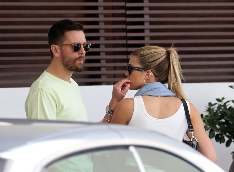 sofia-richie-scott-disick-miami-yacht