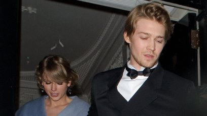 taylor swift joe alwyn pre-oscars caa party
