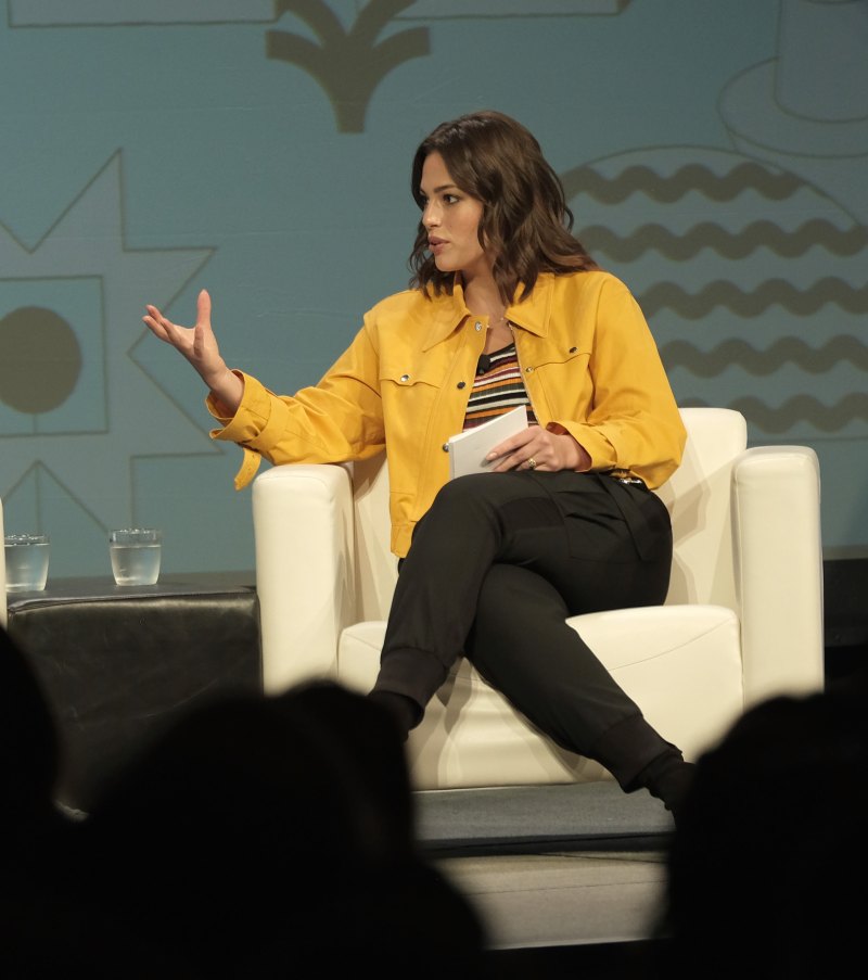 Ashley-Graham-Crop-Top-05