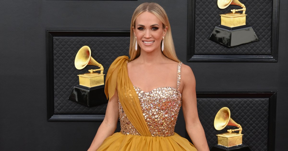 Capture The Spotlight In Sequins Like Carrie Underwood - Celebrity Style  Guide