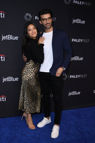 justin baldoni and gina rodriguez wearing a leopard skirt