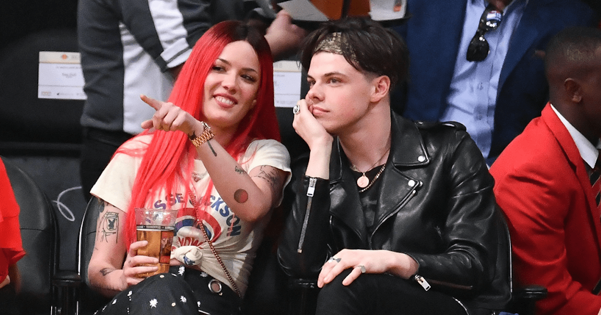 Halsey and boyfriend Yungblud watching a basketball game