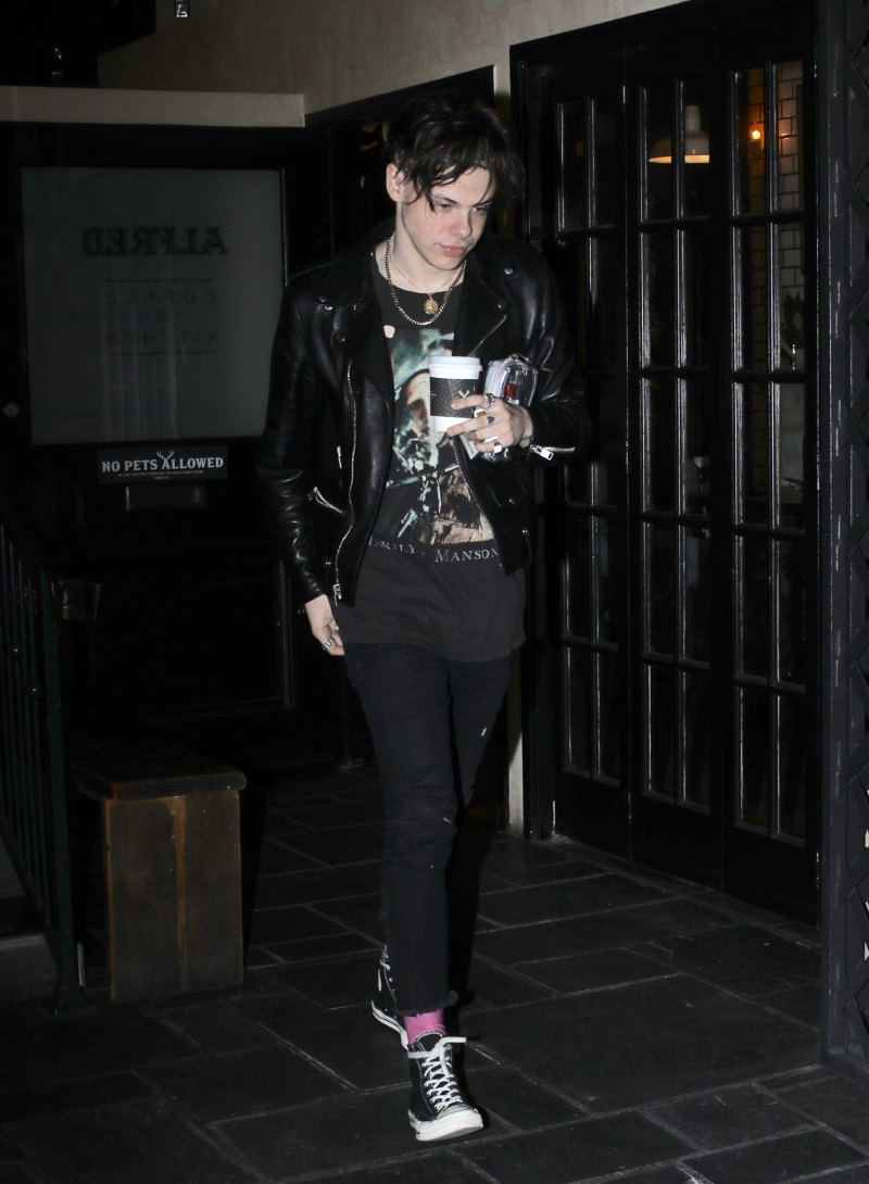 Halsey and boyfriend Yungblud pack on the pda
