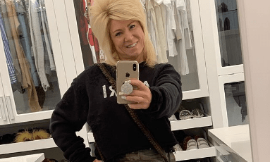 Theresa Caputo taking a mirror selfie on Instagram.