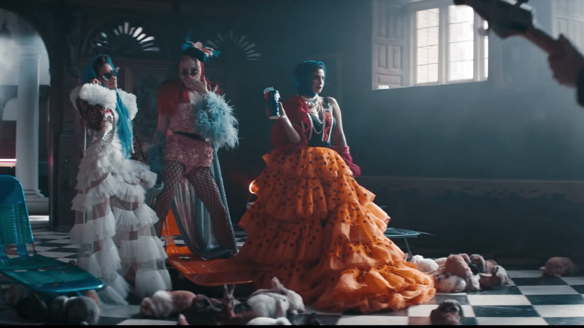 Priyanka Chopra Sophie Turner Danielle Jonas in Jonas Brothers music video sucker