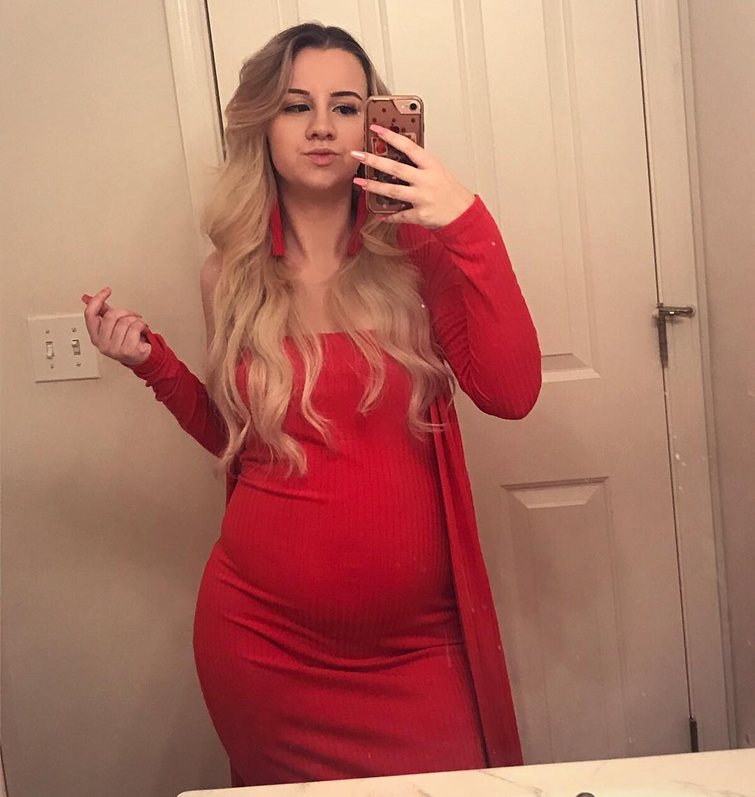 Young and Pregnant Star Kayla Sessler Shows Off Baby Bump at 15 Weeks