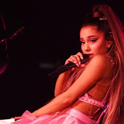 ariana-grande-merch-sweetner-tour