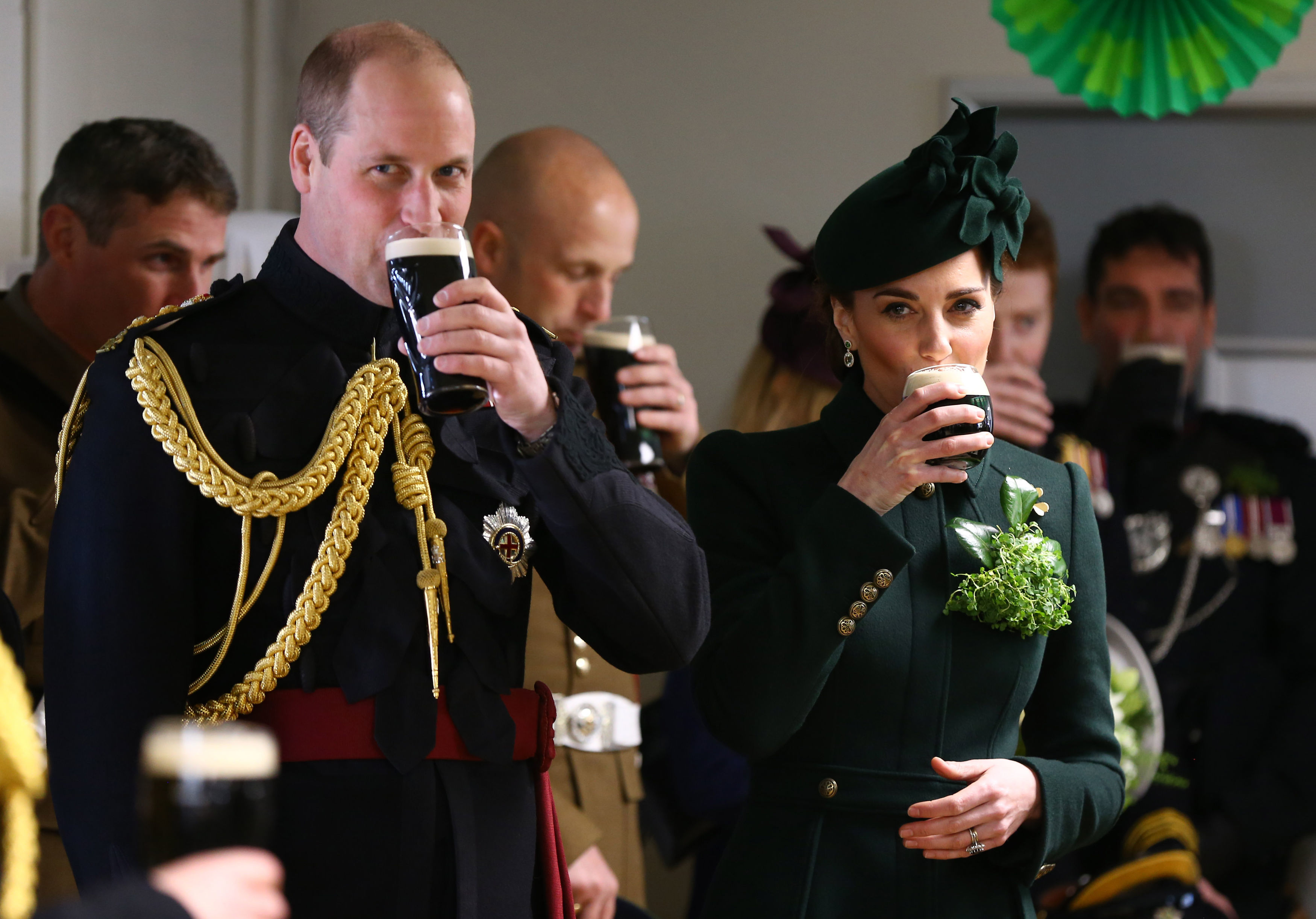kate-middleton-drinks-beer
