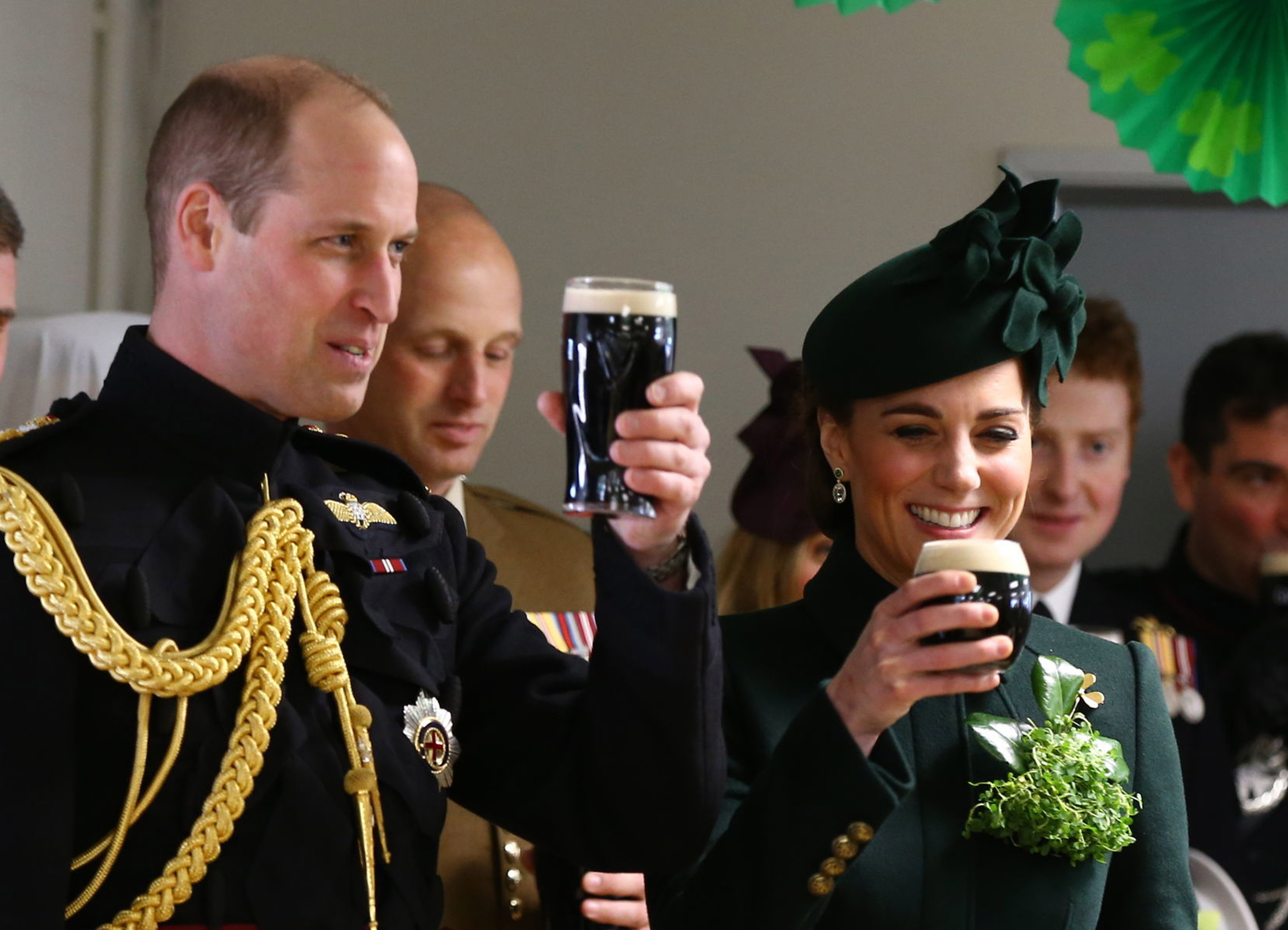 kate-middleton-drinks-beer