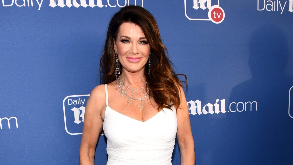 lisa vanderpump rhobh real housewives of beverly hills
