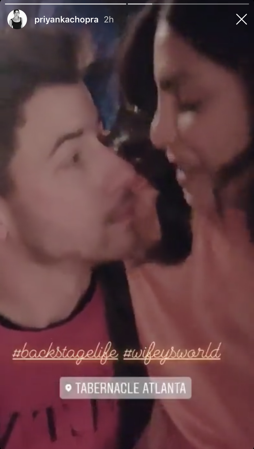 priyanka-chopra-jonas-brothers-concert-nick-jonas