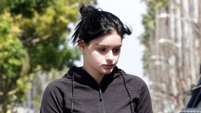 Ariel Winter worked out legs spandex gym