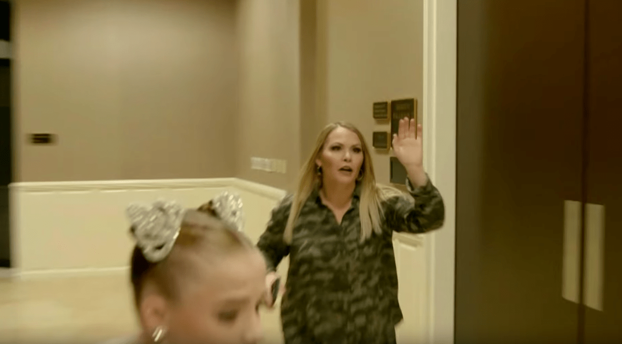 Dance Moms Trailer