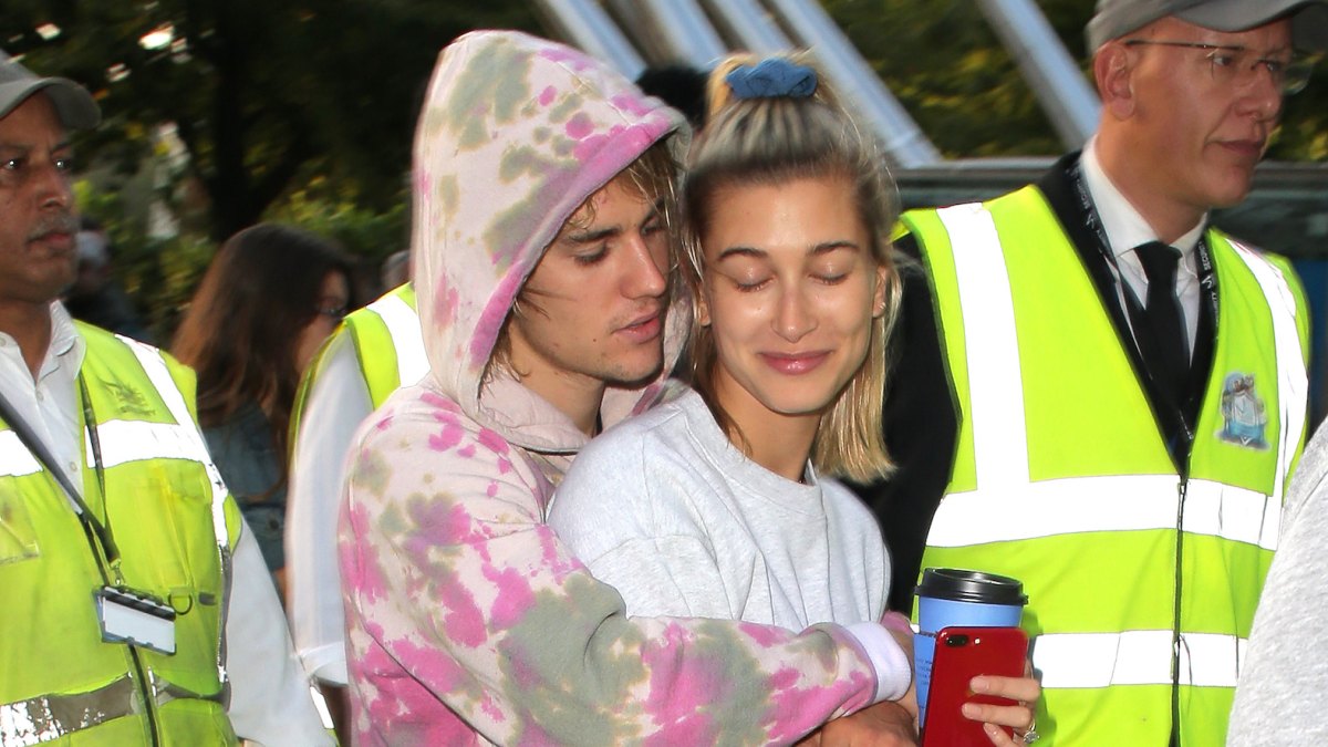 Justin Bieber tiedye hoodie Hailey Baldwin scrunchie grey sweats